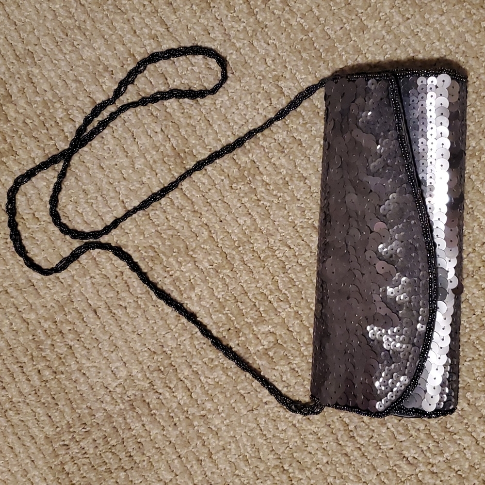 Bijoux Terner silver sequin clutch